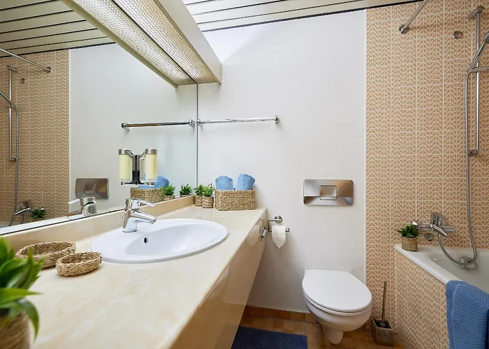 Seeger Living Classic East